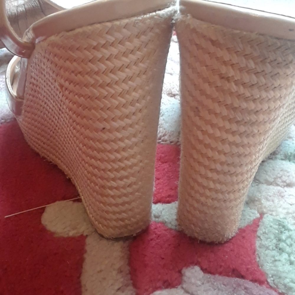 Shoes - Picture 4 of 6